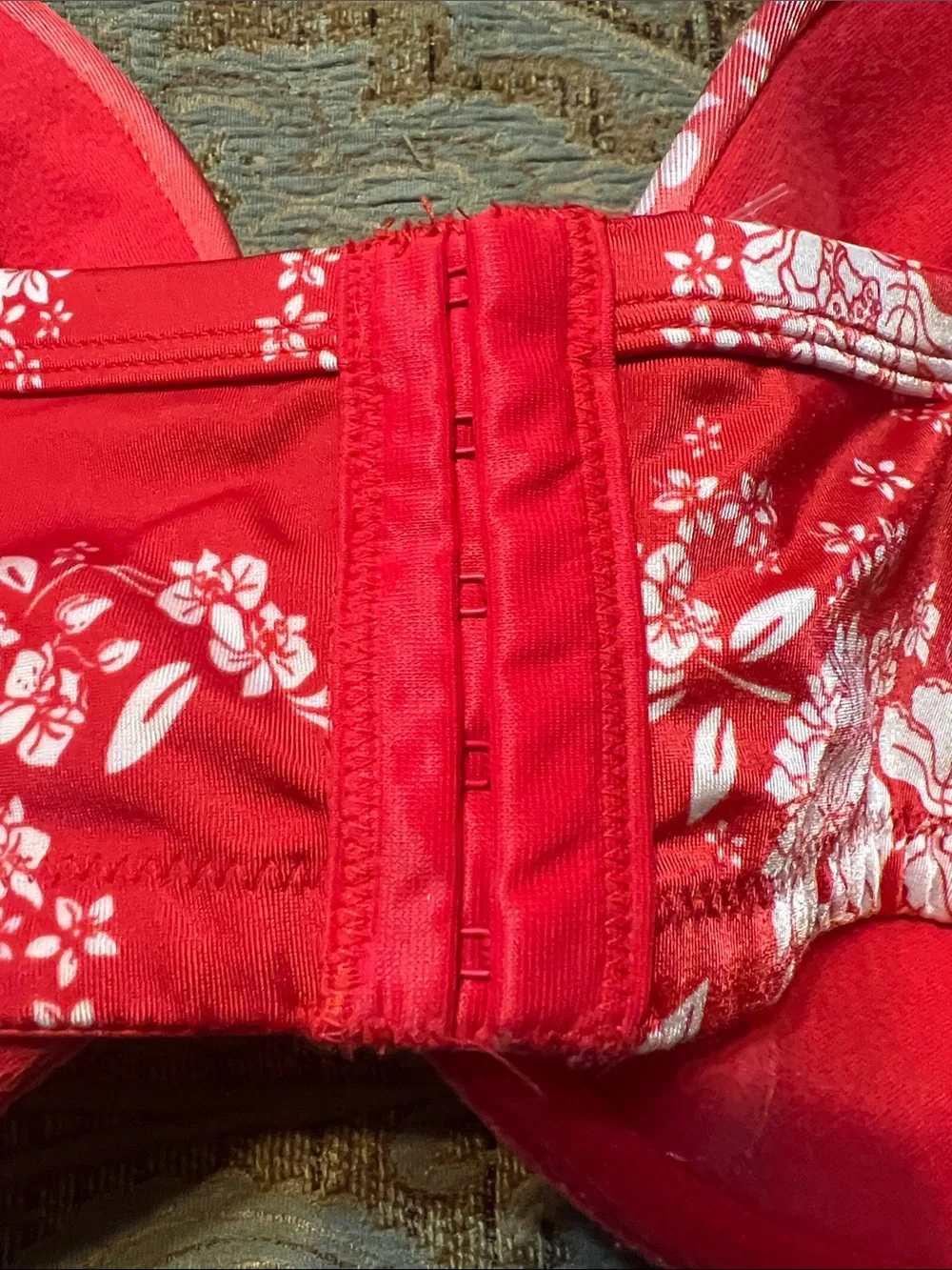 Cacique red white